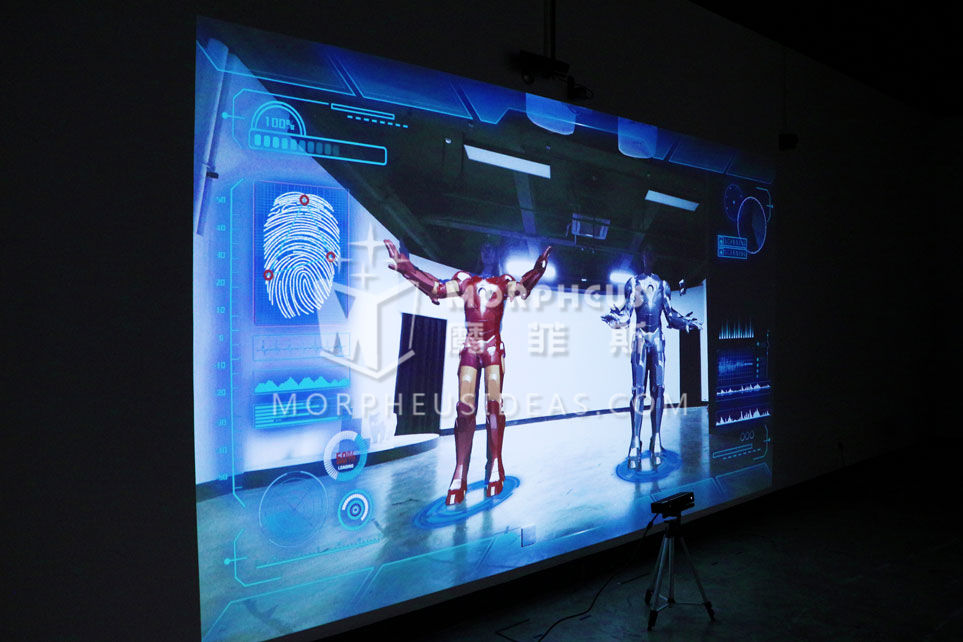 游戏开始前召唤铠甲，并进行拍照纪念